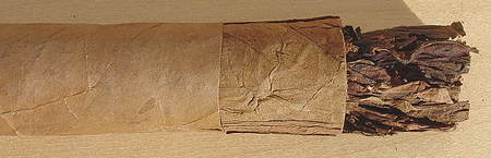 De drie onderdelen waaruit een sigaar bestaat, zijn hier goed te zien.